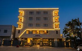 Sheerha Royal Residency
